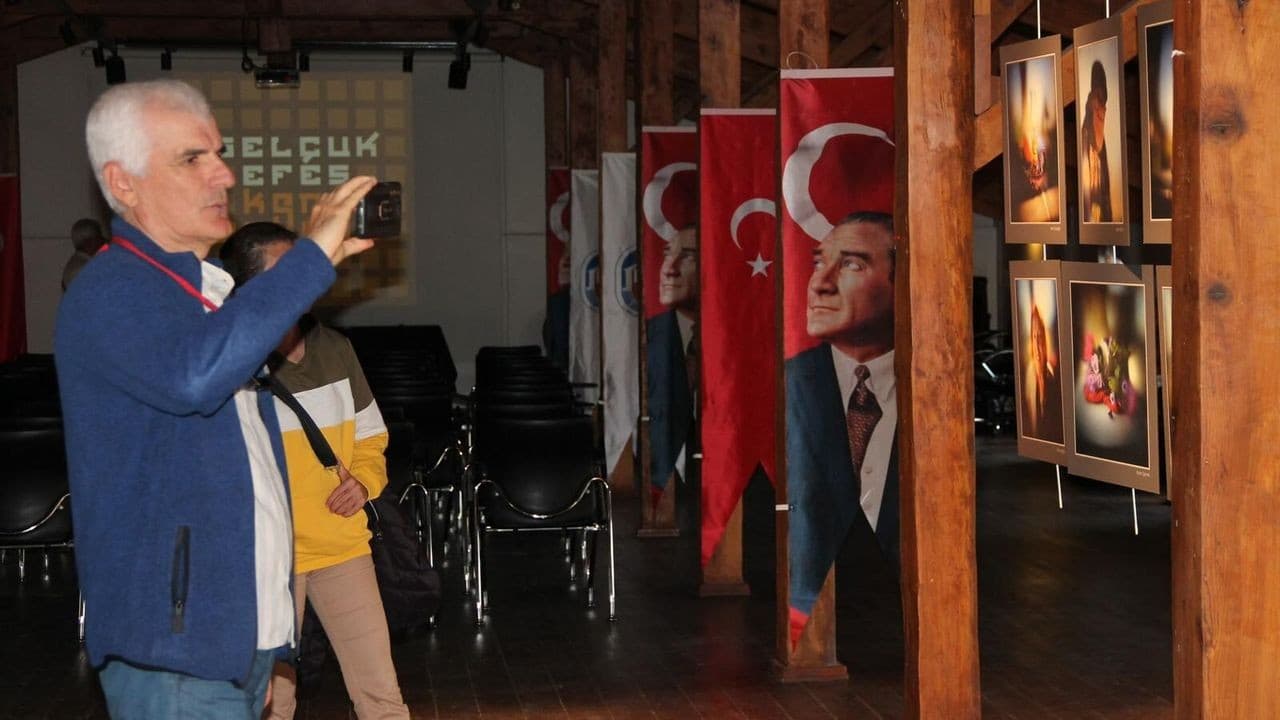 Baytekin Kara’nın fotoğraf sergisi, Fabrika Görselleriyle Selçuk Efes’te