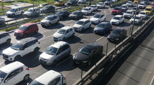 İstanbul'da Cumhuriyet Bayramı trafiği: Yoğunluk yüzde 71'e ulaştı