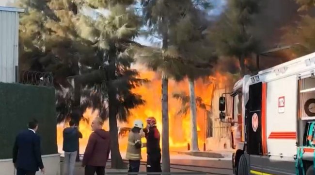 İzmir Çiğli'de fabrikada yangın çıktı