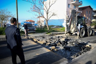 Bornova'da Yol ve Park Seferberliği: Başkan Eşki Çalışmaları Denetledi