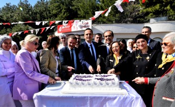 Bornova'da İstihdam Hamlesi: Pastacılık Kursuyla Kadınlara Yeni Umut